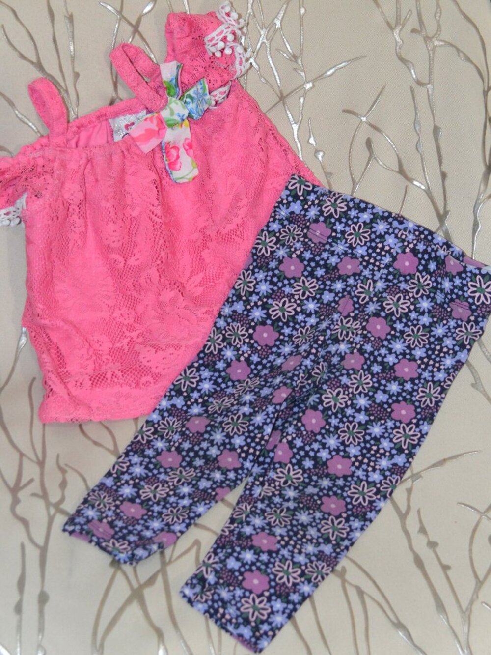Baby Girl Pink Lace Top & Floral Leggings Set (6–12 Months)